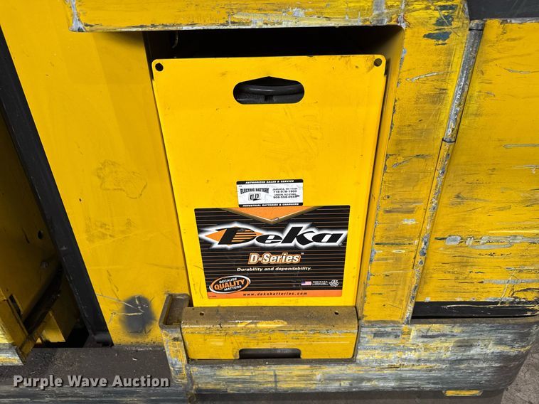 image for item MZ9396 2017 Yale OS030 order picker