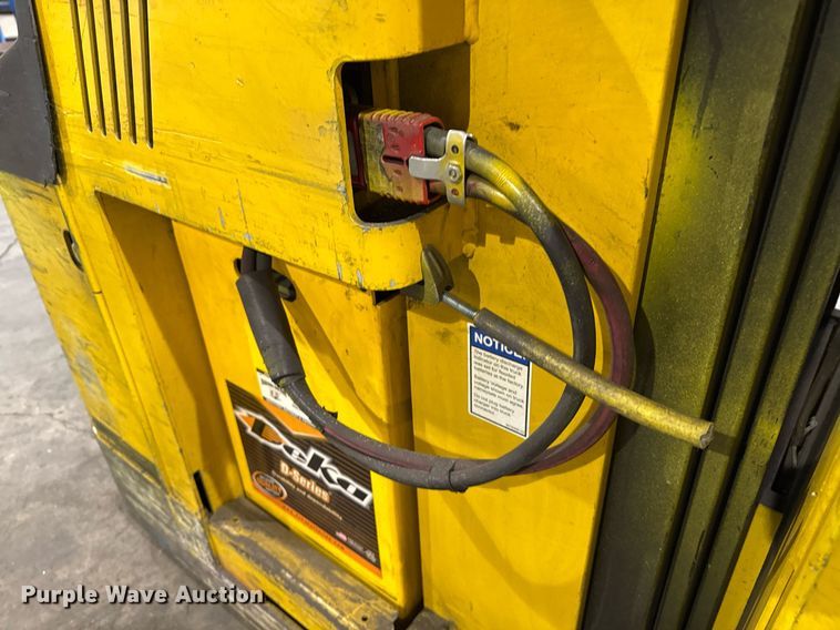 image for item MZ9396 2017 Yale OS030 order picker