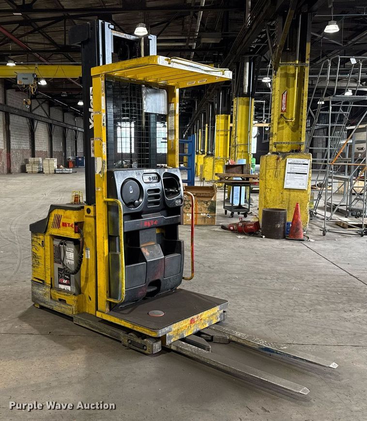 image for item MZ9397 2019 Yale OS030 order picker