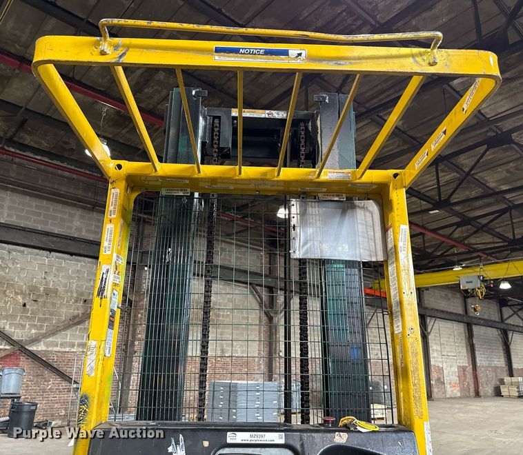 image for item MZ9397 2019 Yale OS030 order picker