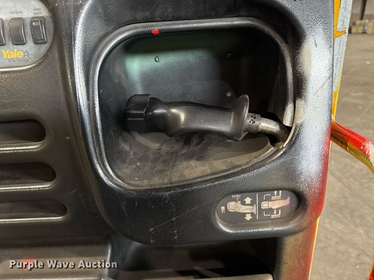 image for item MZ9397 2019 Yale OS030 order picker