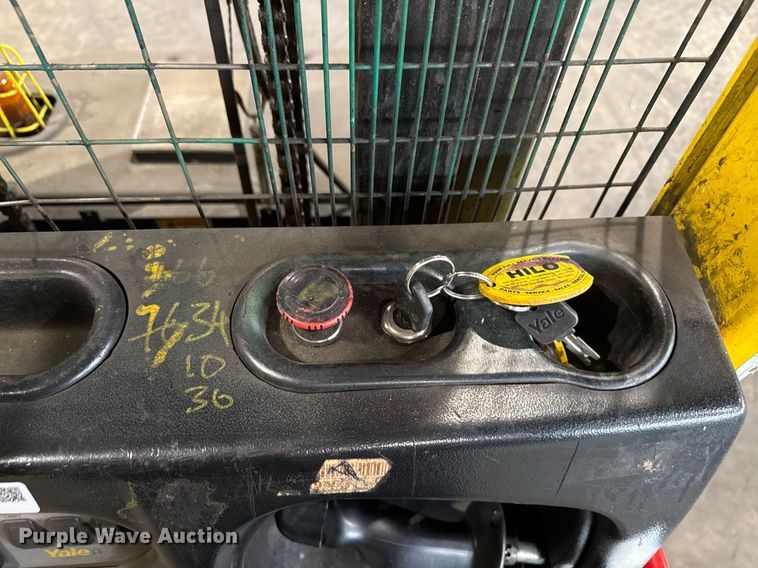 image for item MZ9397 2019 Yale OS030 order picker