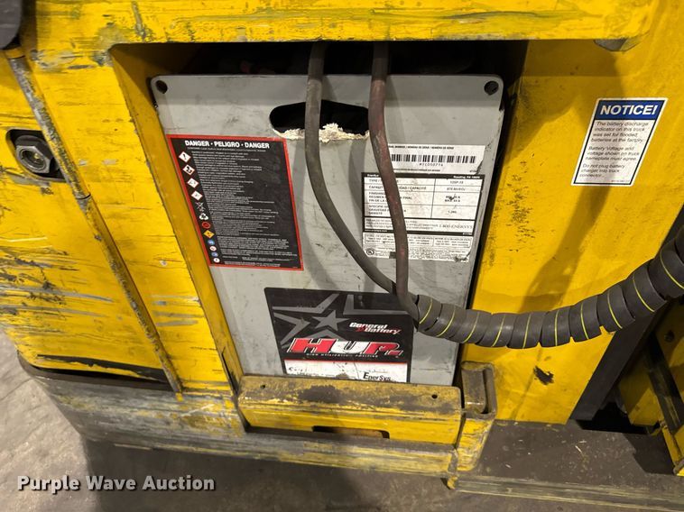 image for item MZ9397 2019 Yale OS030 order picker