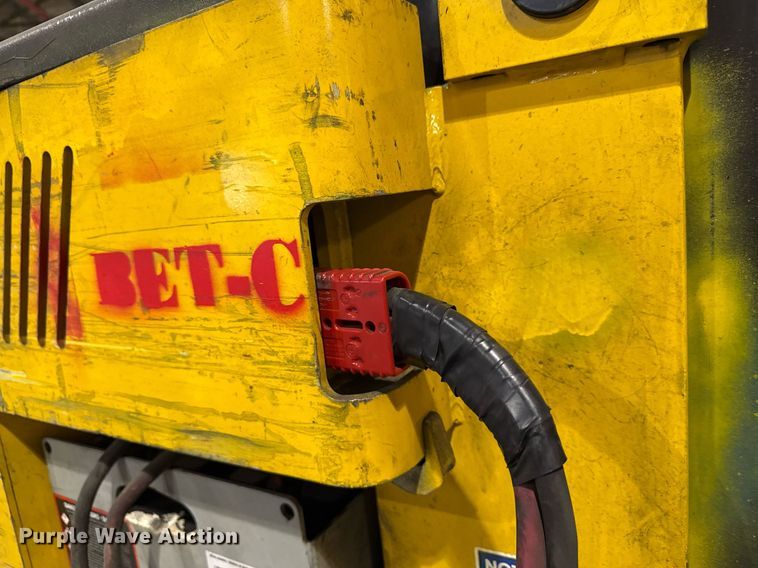 image for item MZ9397 2019 Yale OS030 order picker