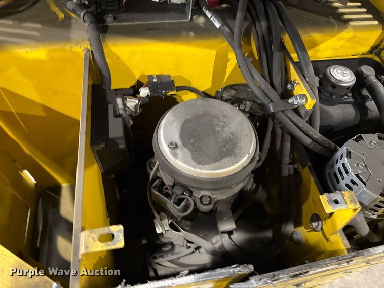 image for item MZ9397 2019 Yale OS030 order picker