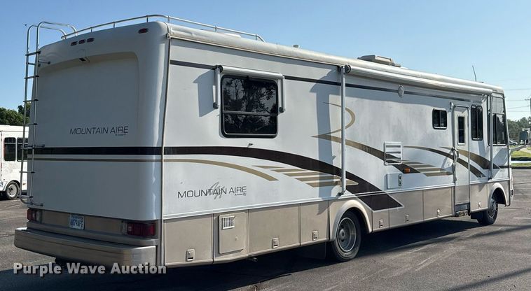 image for item OJ9927 2000 Newmar Mountain Aire RV