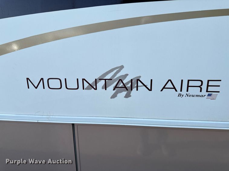 image for item OJ9927 2000 Newmar Mountain Aire RV