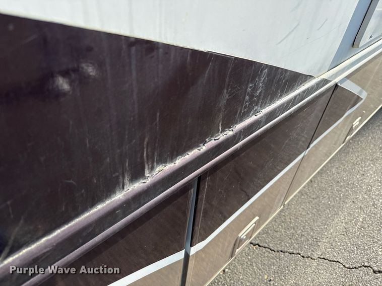 image for item OJ9927 2000 Newmar Mountain Aire RV