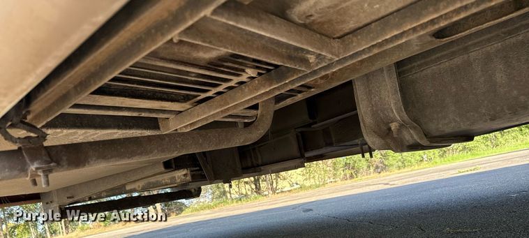 image for item OJ9927 2000 Newmar Mountain Aire RV