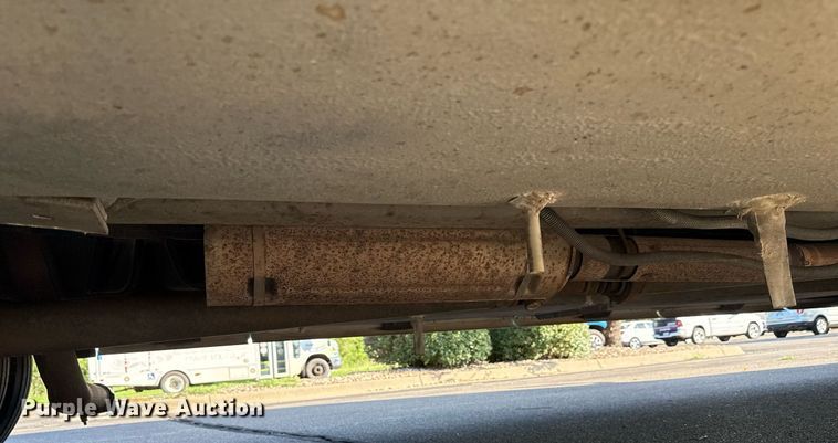 image for item OJ9927 2000 Newmar Mountain Aire RV