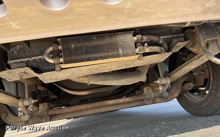 image for item OJ9927 2000 Newmar Mountain Aire RV