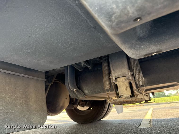 image for item OJ9927 2000 Newmar Mountain Aire RV