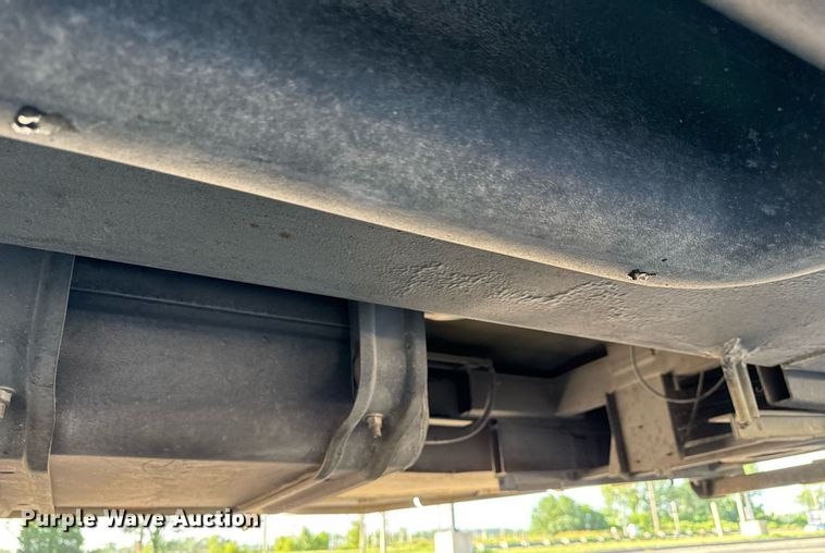 image for item OJ9927 2000 Newmar Mountain Aire RV