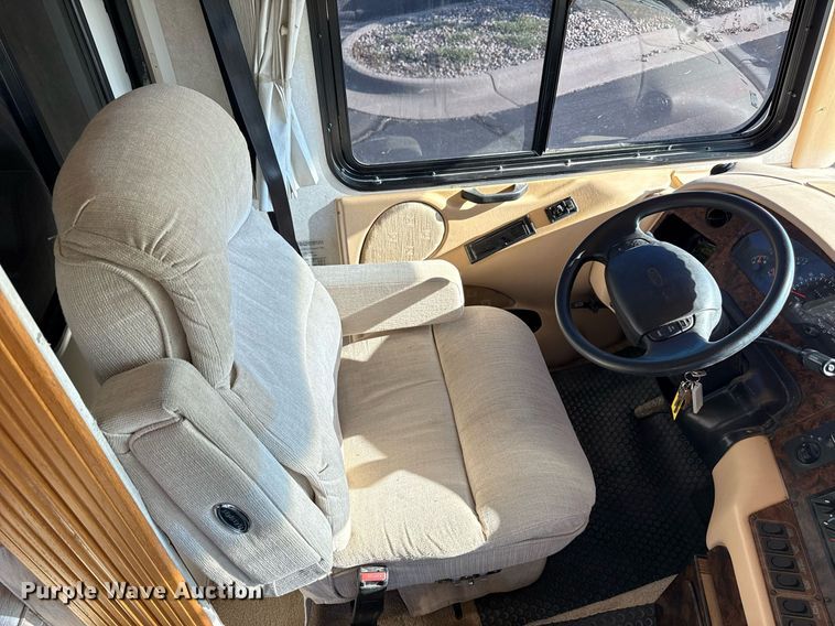 image for item OJ9927 2000 Newmar Mountain Aire RV