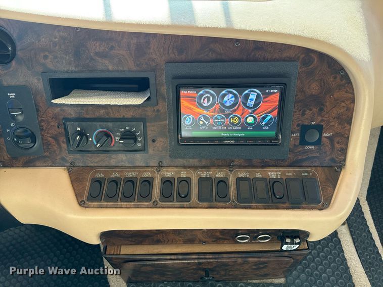 image for item OJ9927 2000 Newmar Mountain Aire RV