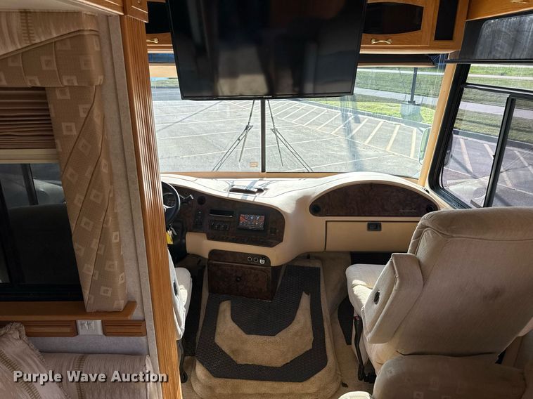 image for item OJ9927 2000 Newmar Mountain Aire RV