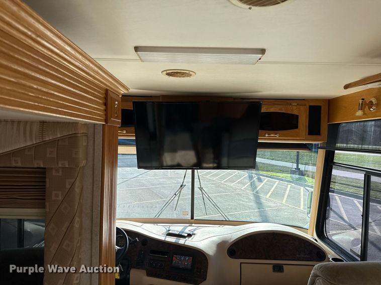 image for item OJ9927 2000 Newmar Mountain Aire RV