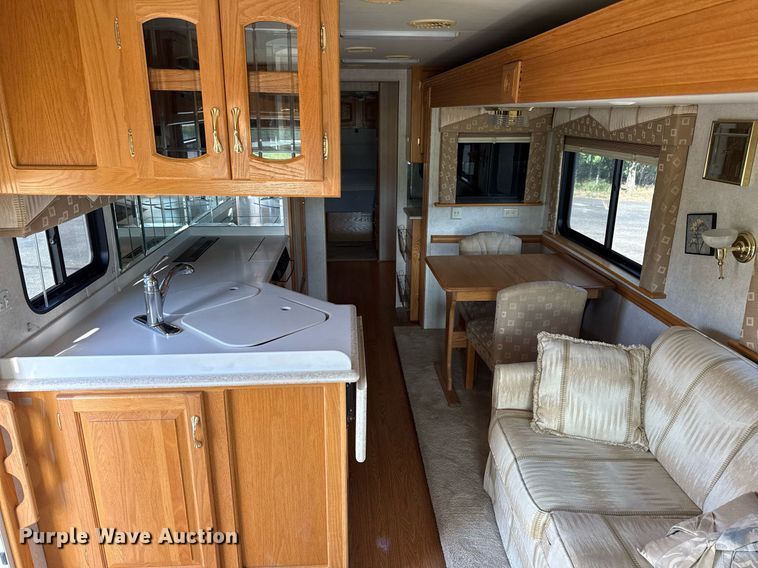 image for item OJ9927 2000 Newmar Mountain Aire RV