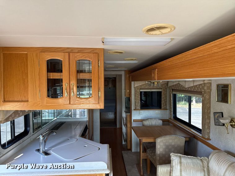 image for item OJ9927 2000 Newmar Mountain Aire RV