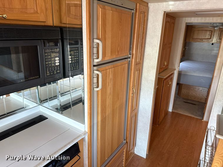 image for item OJ9927 2000 Newmar Mountain Aire RV