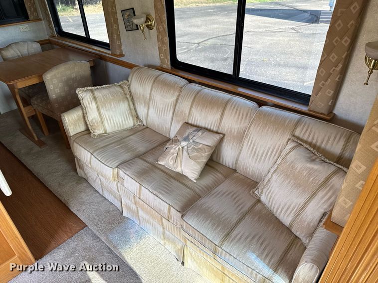 image for item OJ9927 2000 Newmar Mountain Aire RV