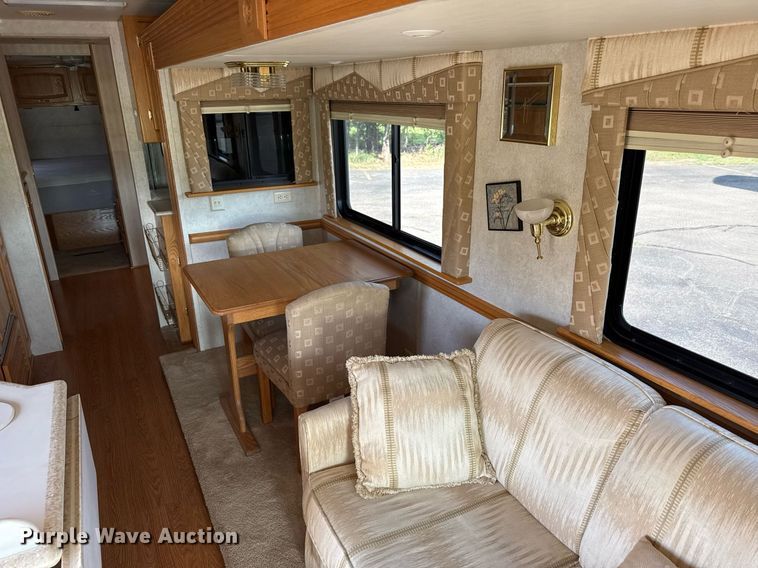 image for item OJ9927 2000 Newmar Mountain Aire RV