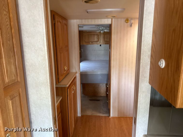 image for item OJ9927 2000 Newmar Mountain Aire RV