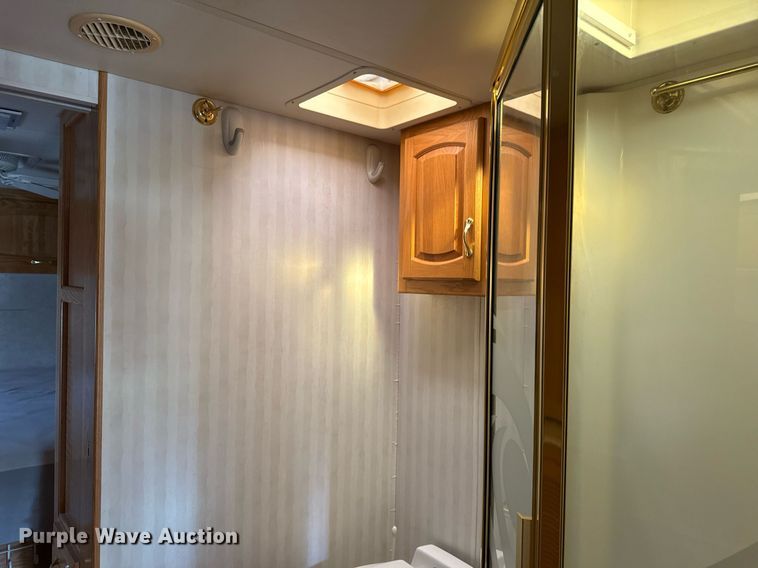 image for item OJ9927 2000 Newmar Mountain Aire RV