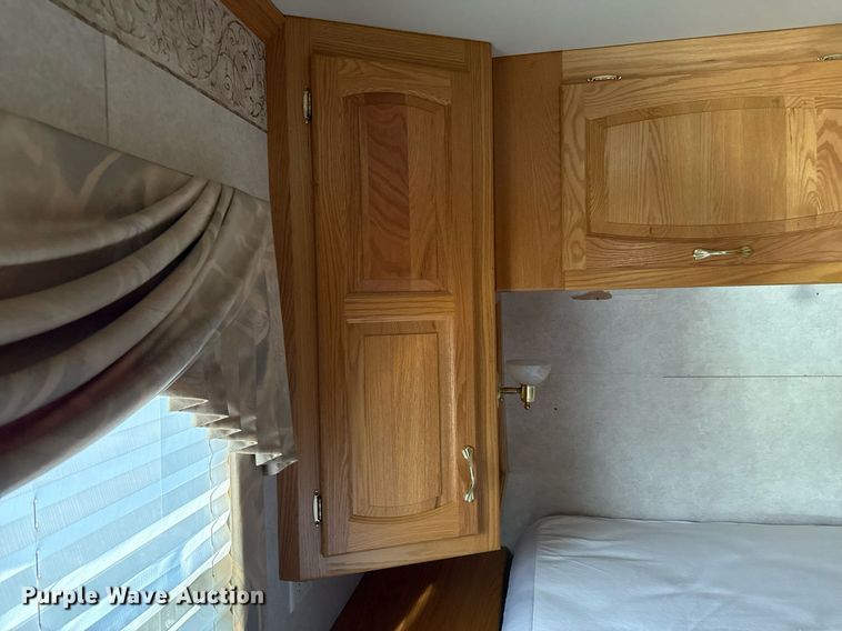 image for item OJ9927 2000 Newmar Mountain Aire RV