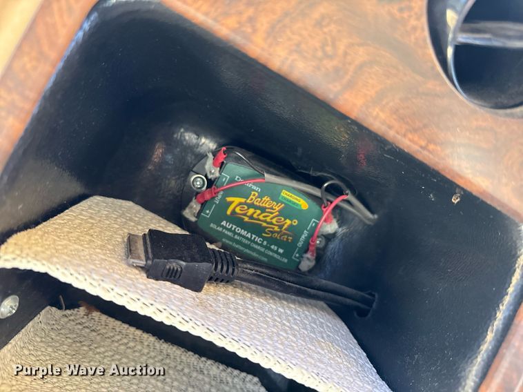 image for item OJ9927 2000 Newmar Mountain Aire RV