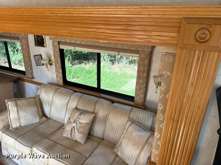 image for item OJ9927 2000 Newmar Mountain Aire RV