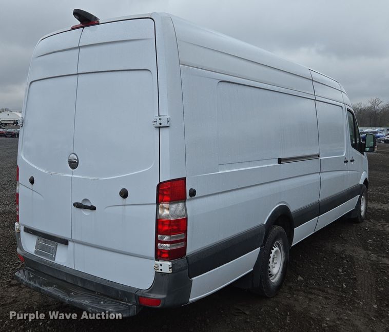 image for item YA0446 2016 Freightliner Sprinter 2500 van