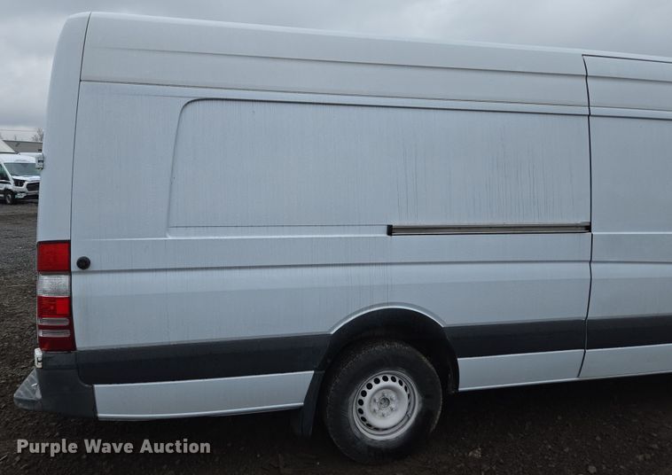 image for item YA0446 2016 Freightliner Sprinter 2500 van