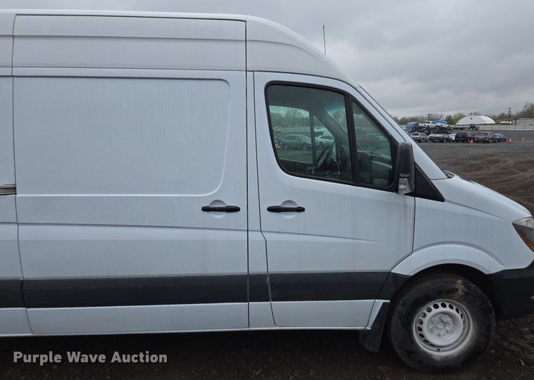 image for item YA0446 2016 Freightliner Sprinter 2500 van