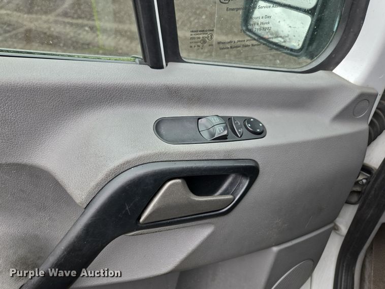 image for item YA0446 2016 Freightliner Sprinter 2500 van