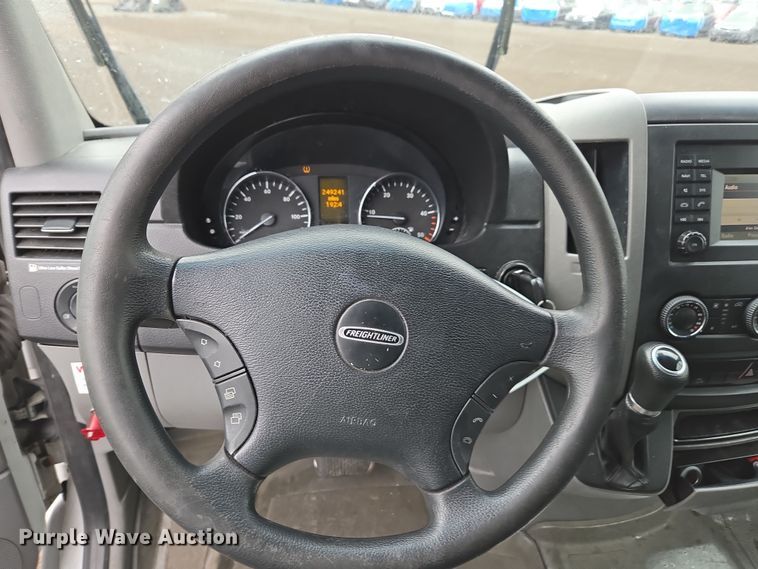 image for item YA0446 2016 Freightliner Sprinter 2500 van