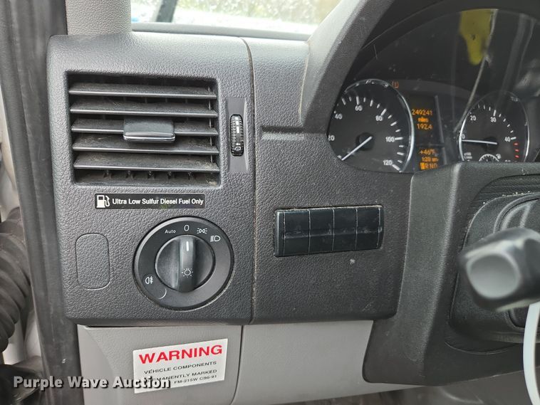 image for item YA0446 2016 Freightliner Sprinter 2500 van