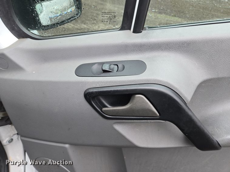 image for item YA0446 2016 Freightliner Sprinter 2500 van