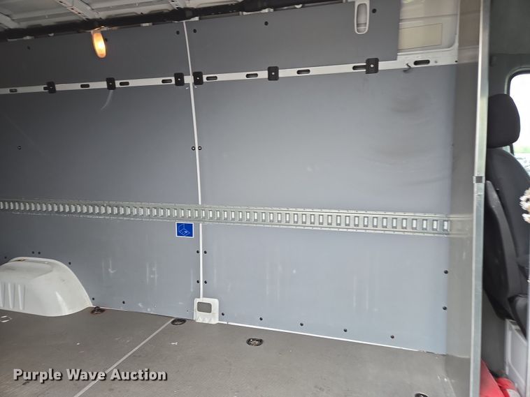 image for item YA0446 2016 Freightliner Sprinter 2500 van