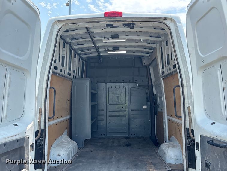 image for item YA0672 2018 Nissan NV2500 van