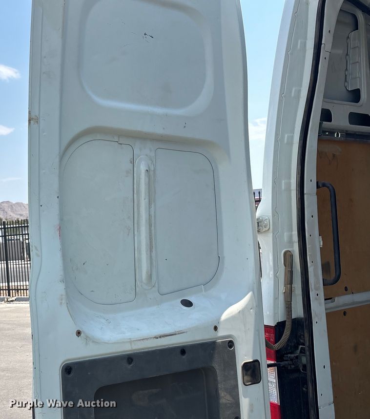 image for item YA0672 2018 Nissan NV2500 van