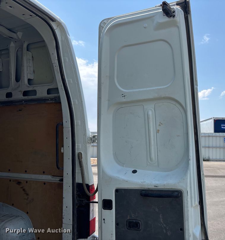 image for item YA0672 2018 Nissan NV2500 van