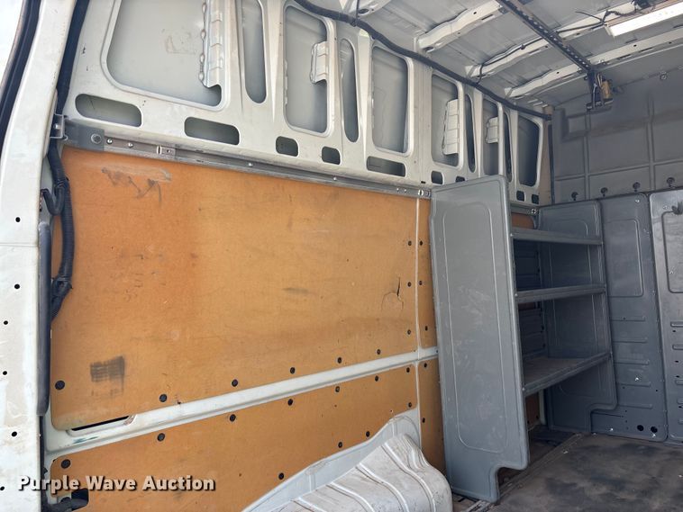 image for item YA0672 2018 Nissan NV2500 van