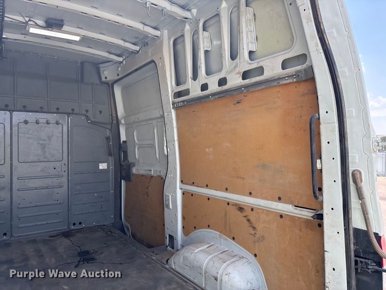 image for item YA0672 2018 Nissan NV2500 van