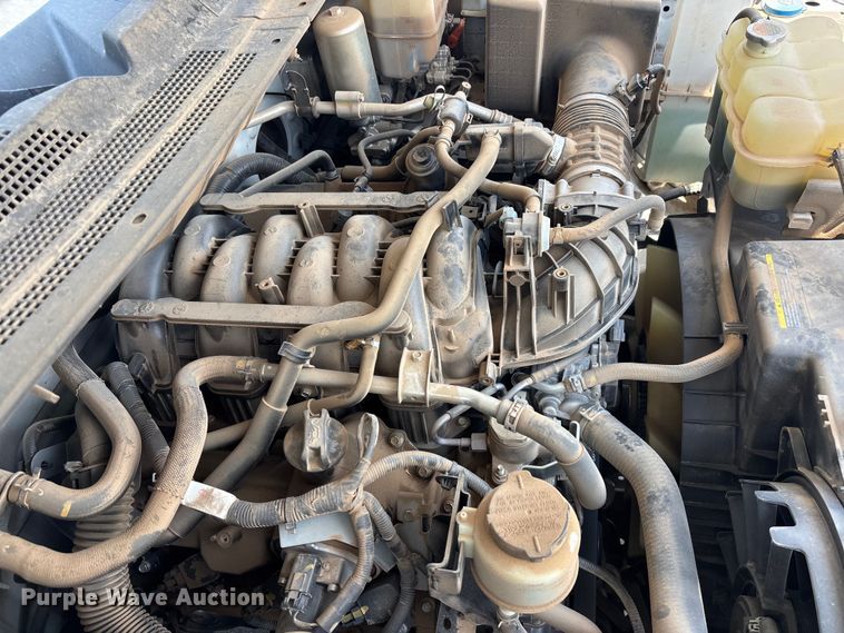 image for item YA0672 2018 Nissan NV2500 van