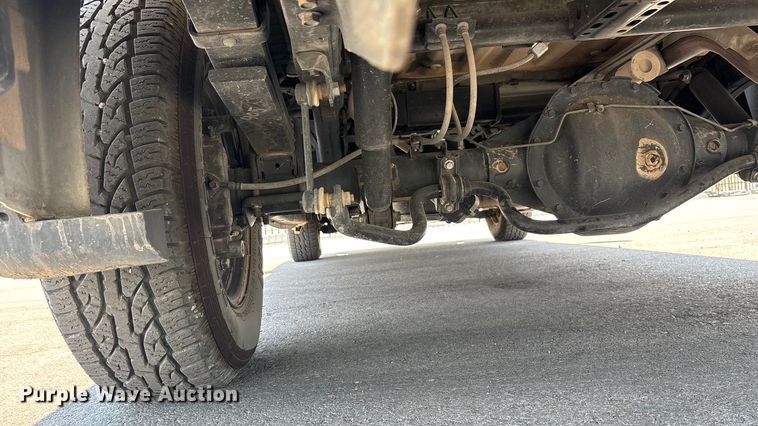 image for item YA0672 2018 Nissan NV2500 van