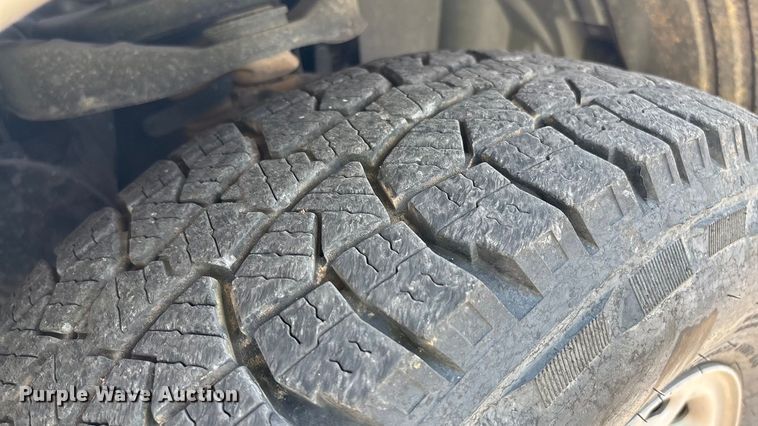 image for item YA0672 2018 Nissan NV2500 van