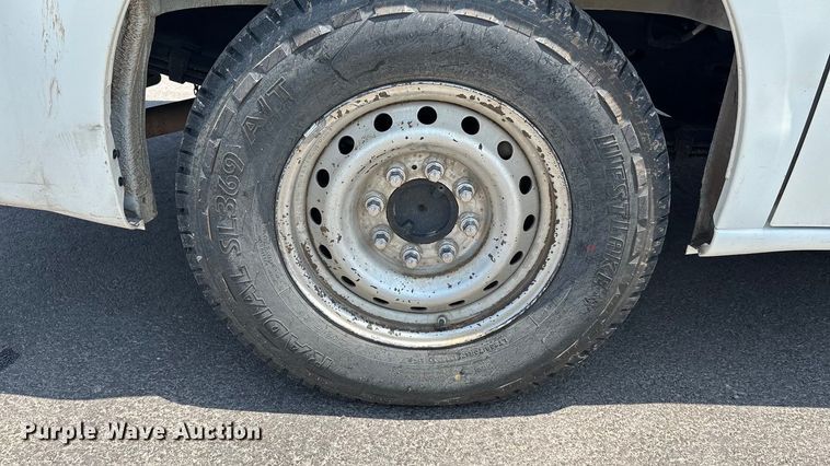 image for item YA0672 2018 Nissan NV2500 van