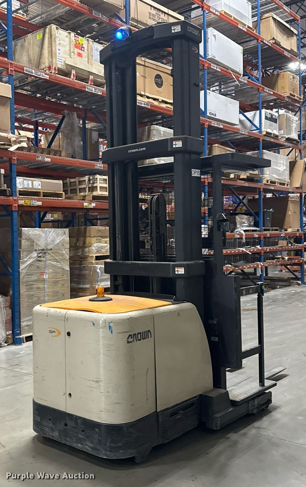 2017 Crown SP4050-30 order picker in Lewisville, TX | Item DX5663