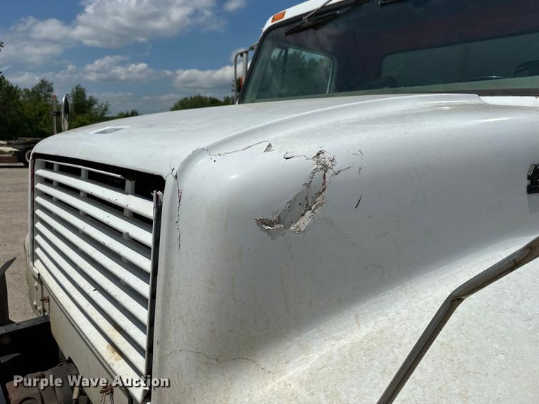 image for item DF8598 1999 International 4900 dump truck